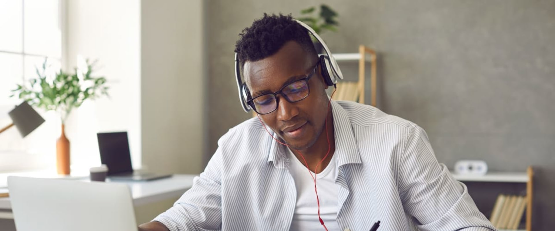 Top Ranked Online Schools: The Ultimate Guide to Furthering Your Education Through Distance Learning